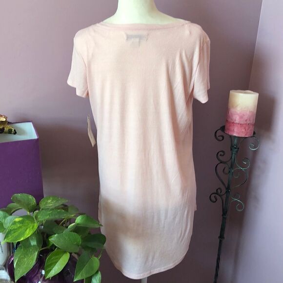 Adam Levine hi lo t - Picture 3 of 5